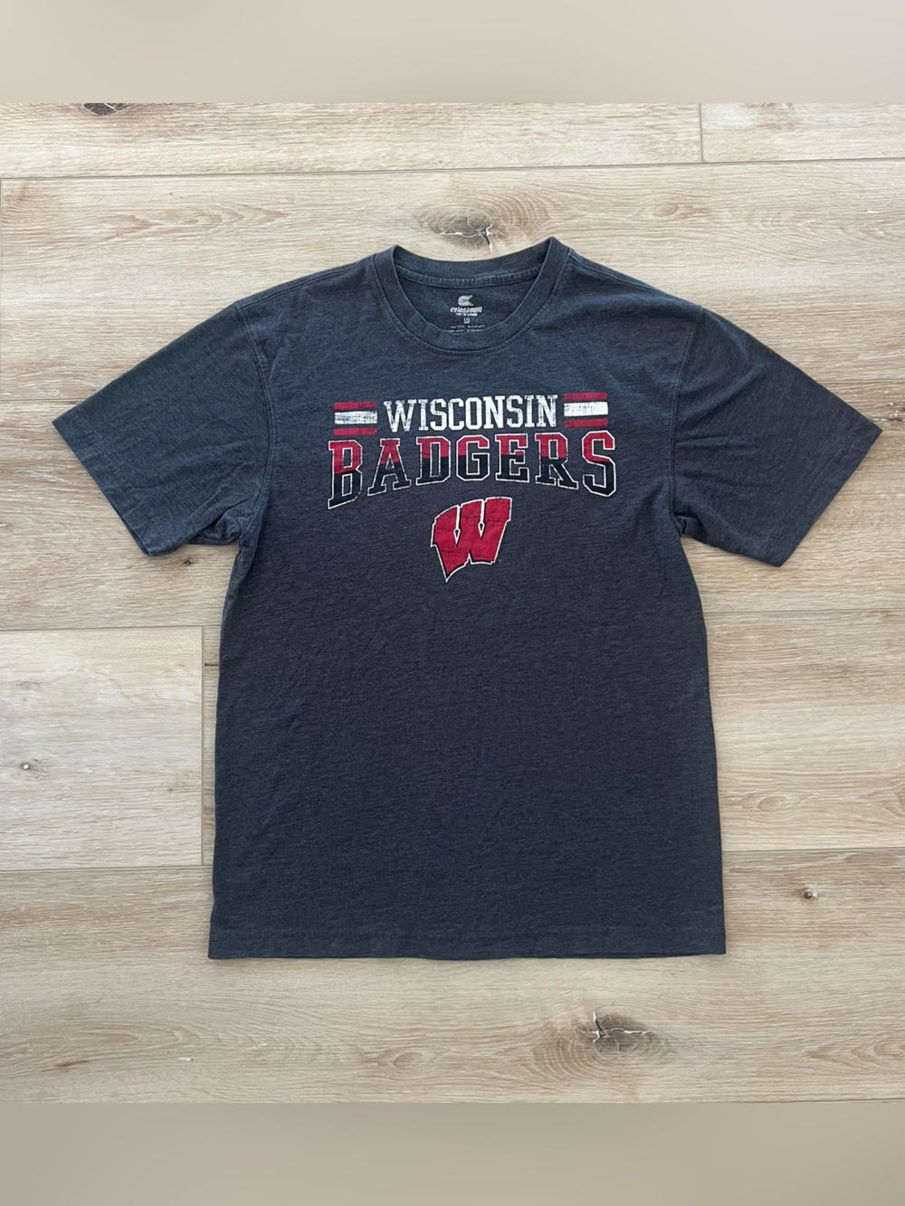 Colosseum Wisconsin Badgers Short Sleeve Tee - Charcoal and Red